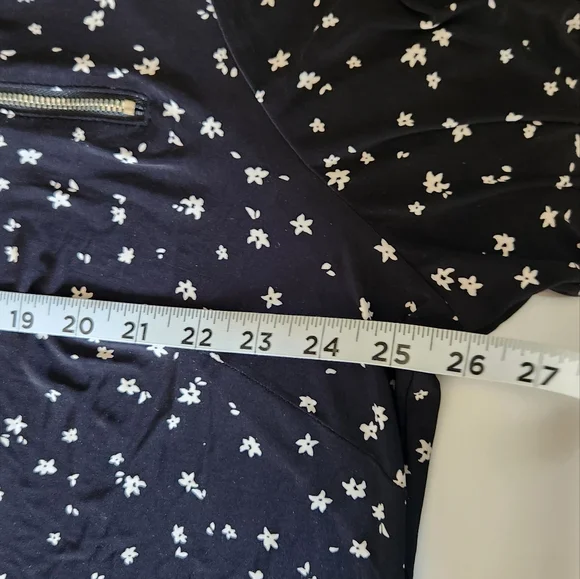 SOLD! INC Women's 3X Riley Ditsy Floral Pullover Long Sleeve - Picture 7 of 14